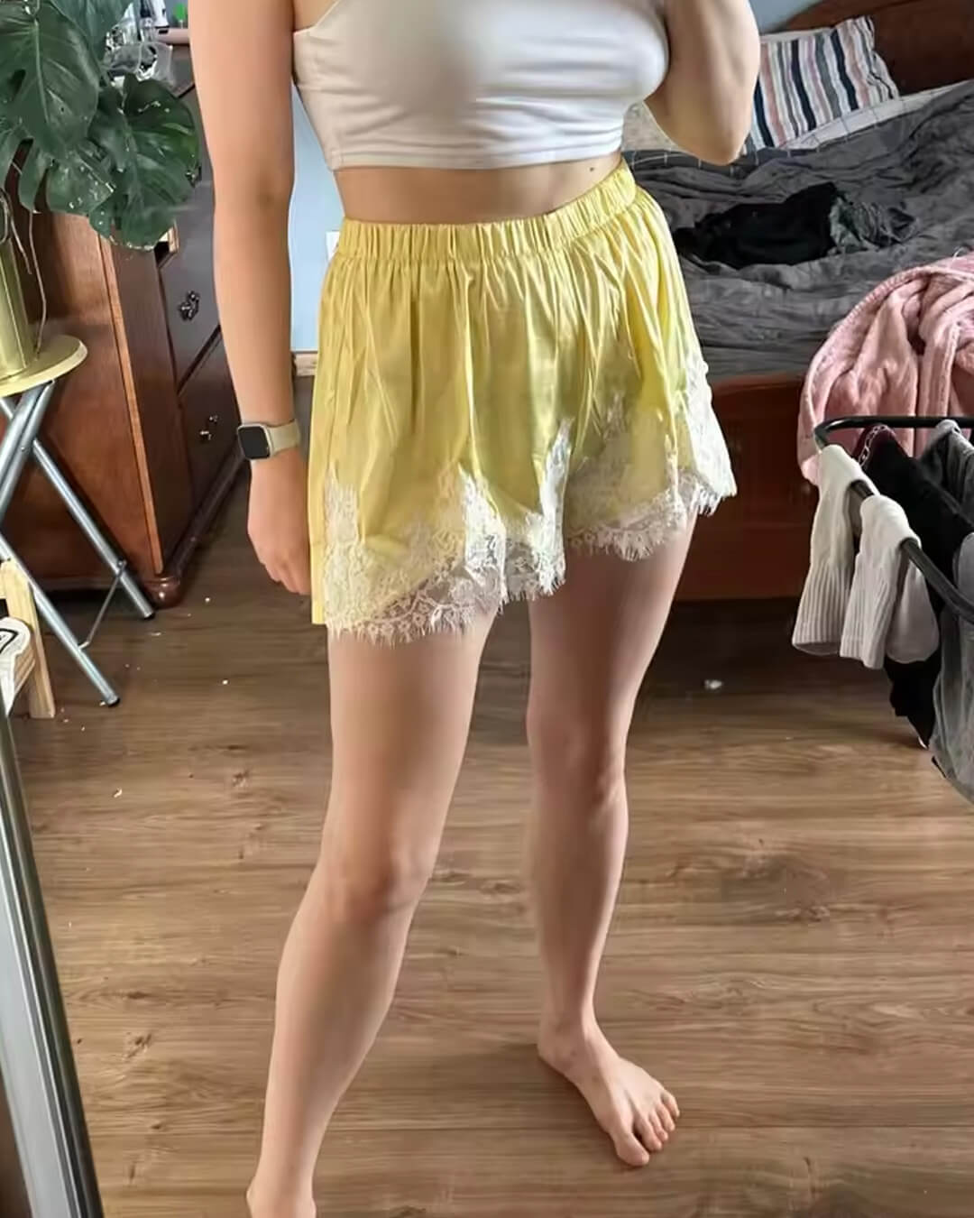Shorts in raso con inserti in pizzo Laura