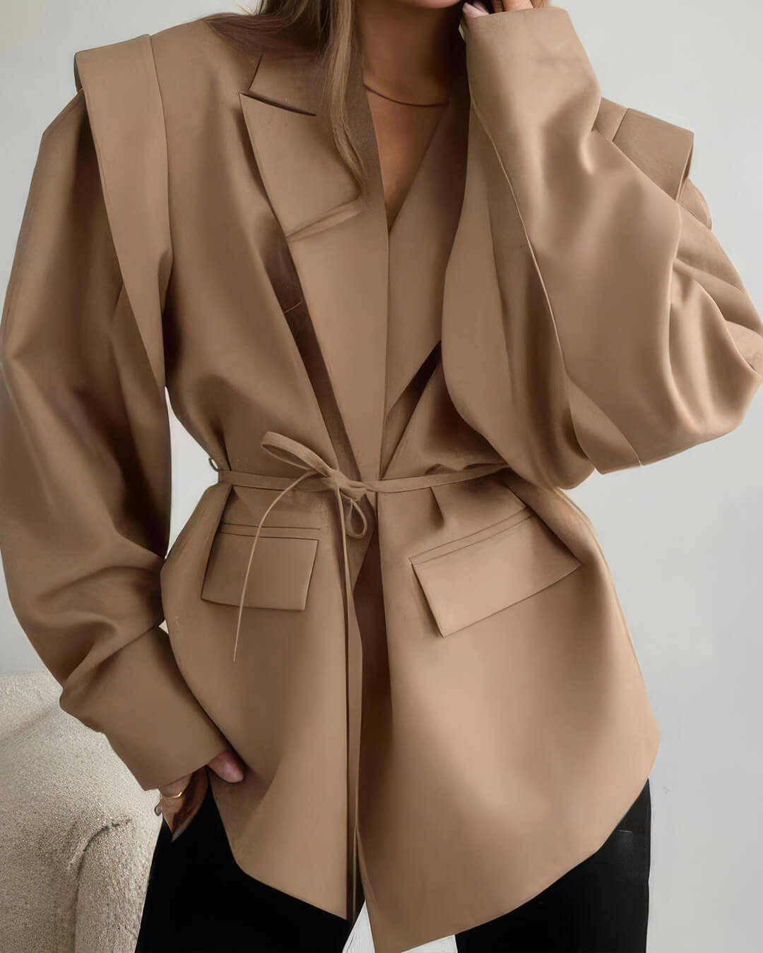 Blazer con cintura e maniche ampie Leandra
