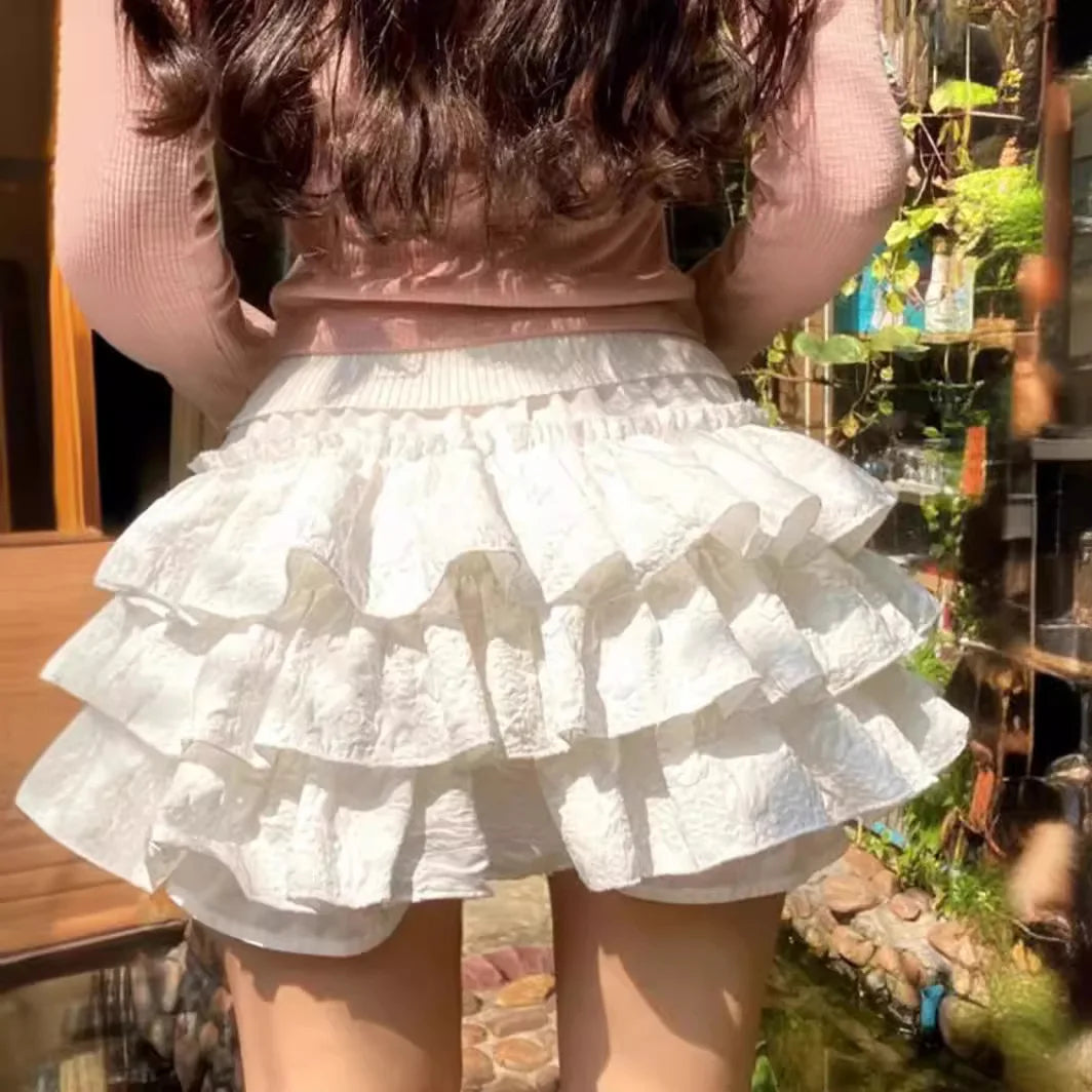 Shorts Lena all'uncinetto con volant e dettagli traforati
