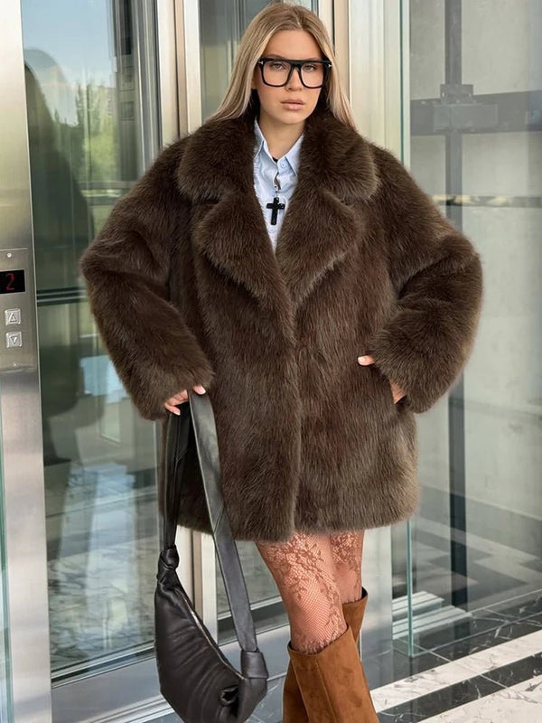 Cappotto oversize in pelliccia sintetica Lena