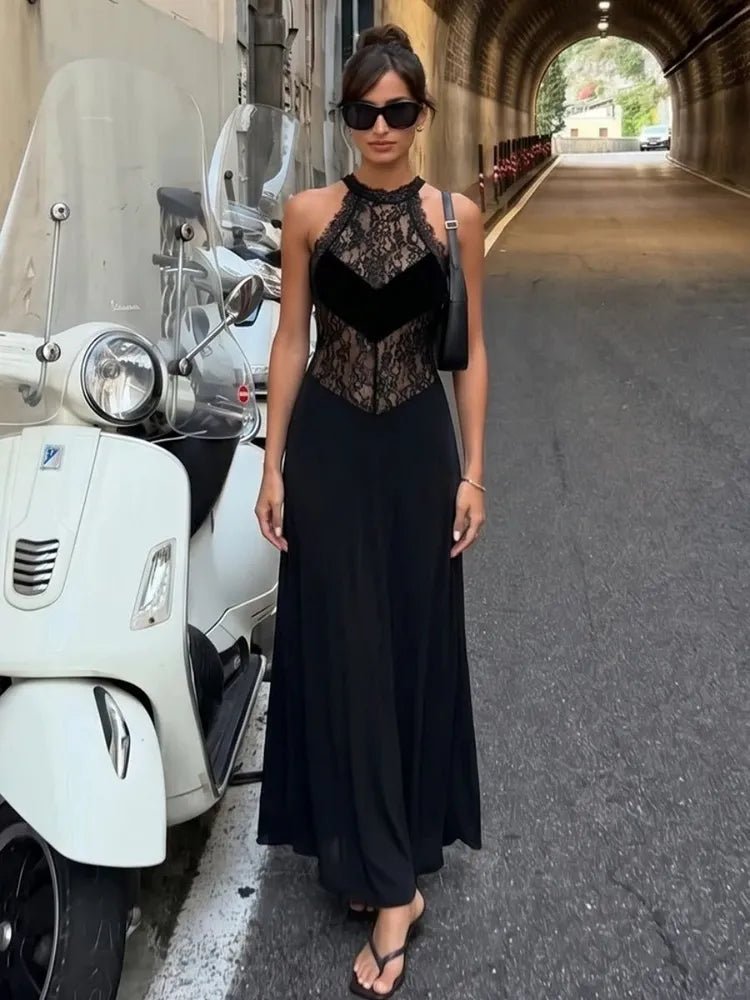 Maxiabito trasparente in pizzo Lindsay con scollo all'americana