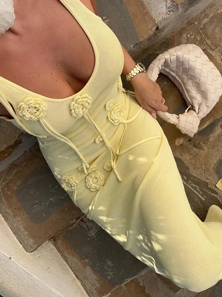 Abito Lola in maglia con fiori 3D da vacanza
