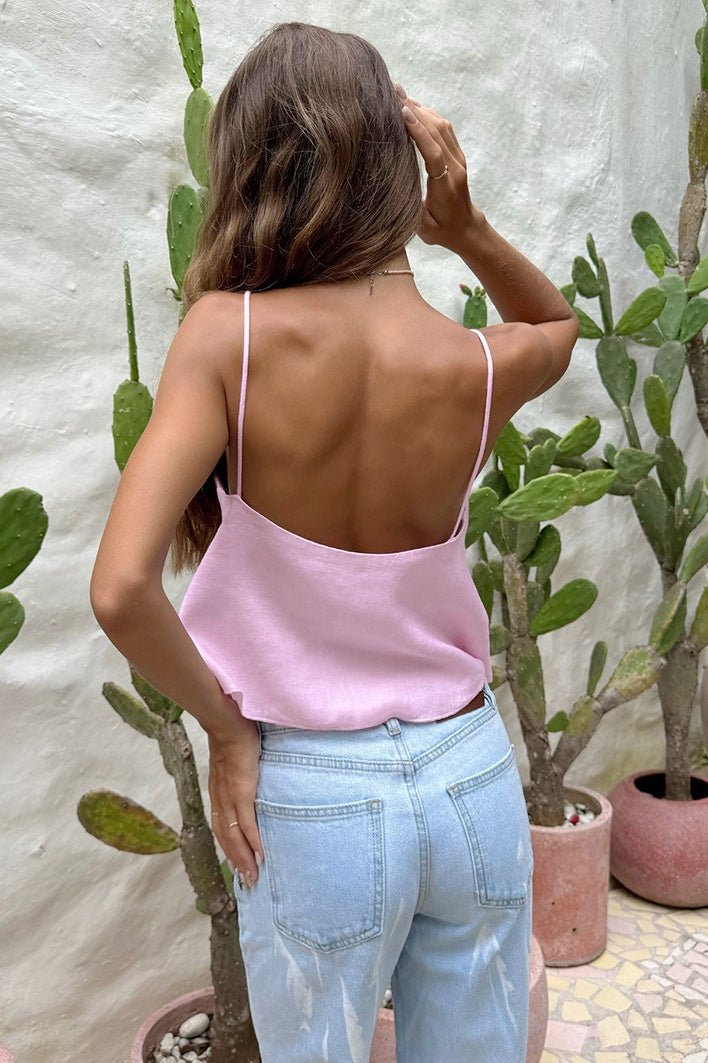 Crop top morbido con cut-out e spalline