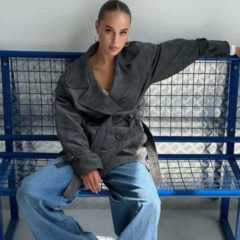 Cappotto portafoglio in camoscio con allacciatura Louisa