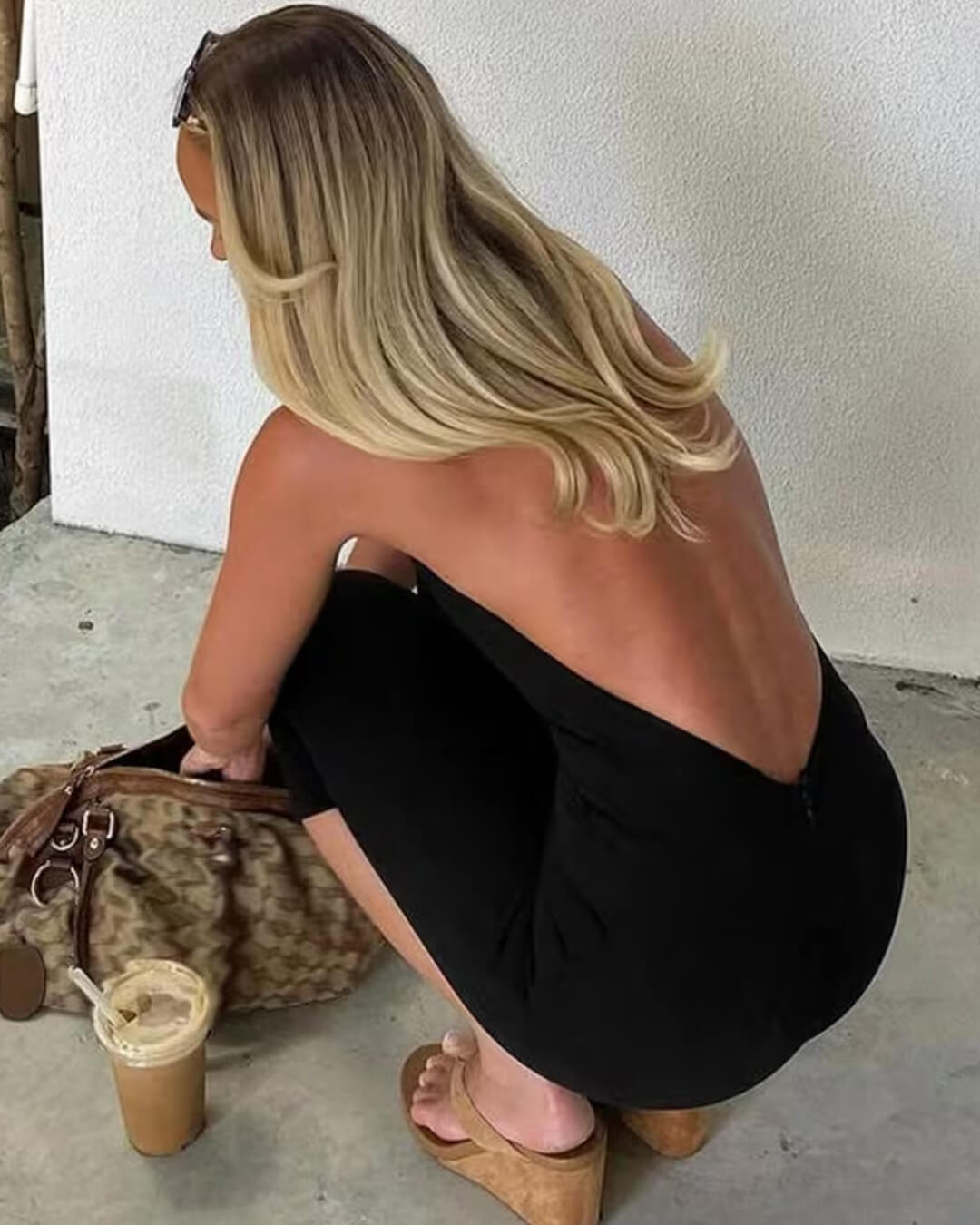 Tuta intera con scollo all’americana e schiena scoperta Lucy