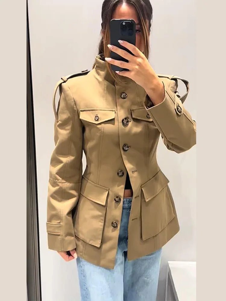 Trench Melinda dal taglio aderente