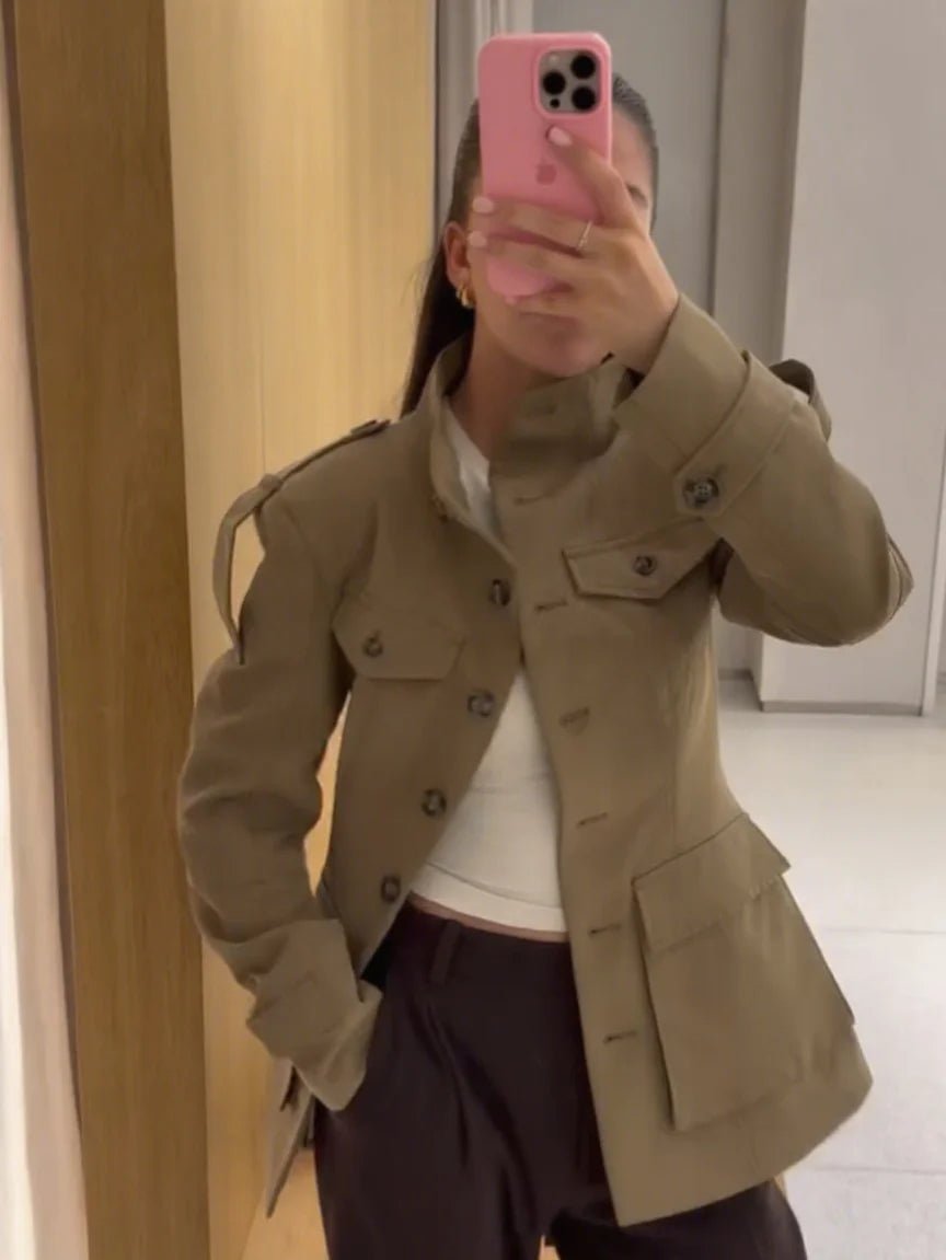 Trench Melinda dal taglio aderente