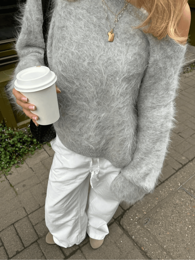 Maglione morbido in maglia con spalle scoperte Meryl