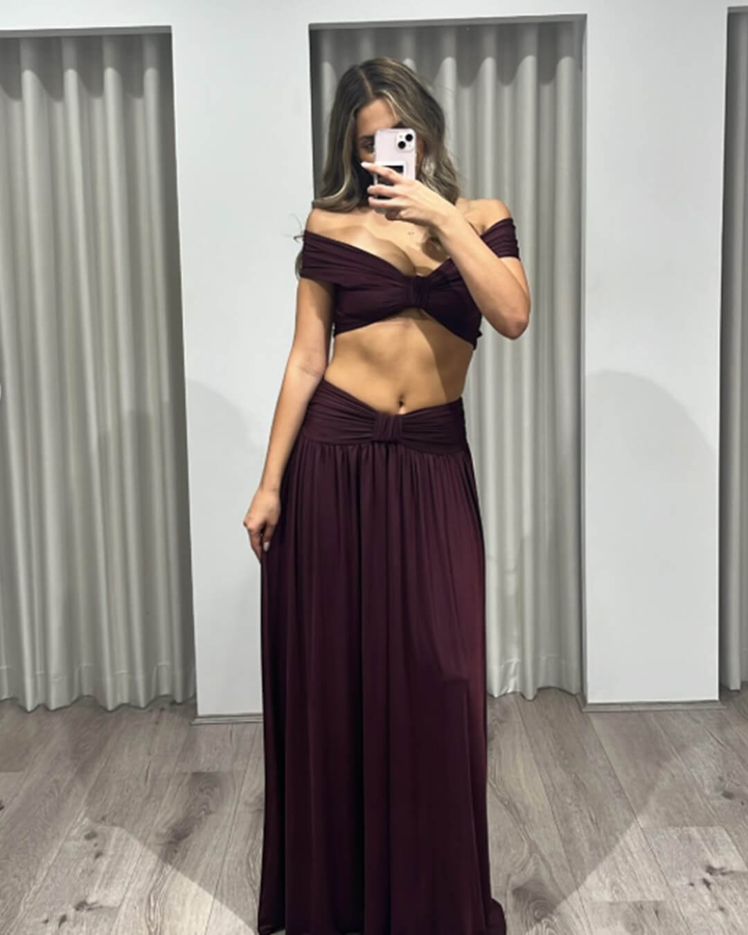 Set top Mira con nodo e spalle scoperte