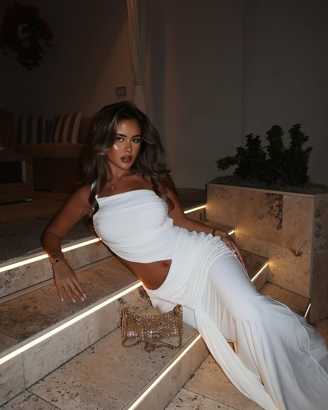 Abito lungo monospalla con cut-out Mirelle