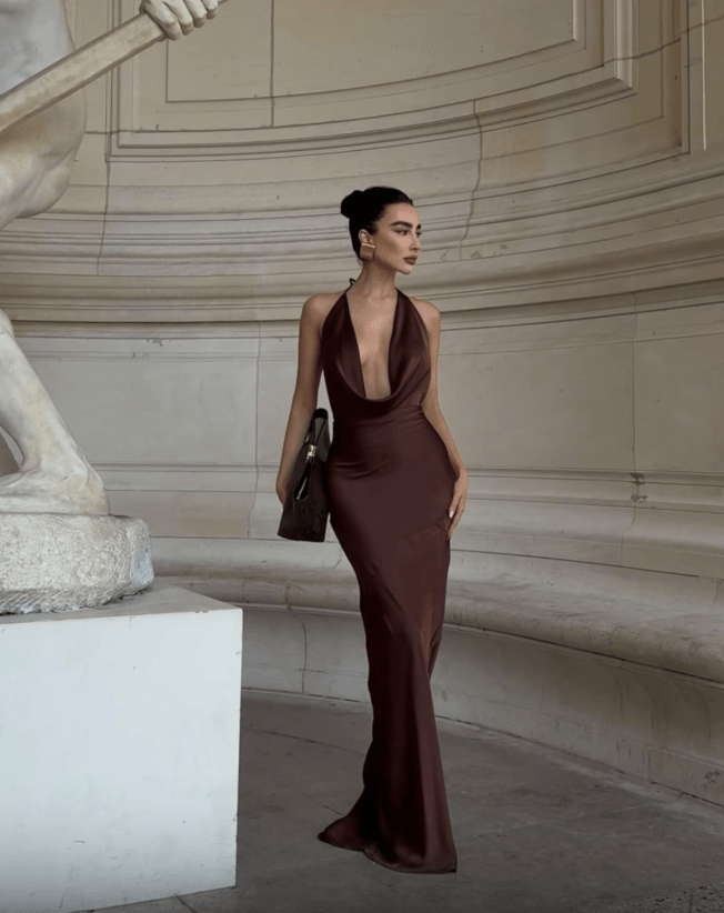 Abito lungo marrone Naomi all'americana con schiena scoperta