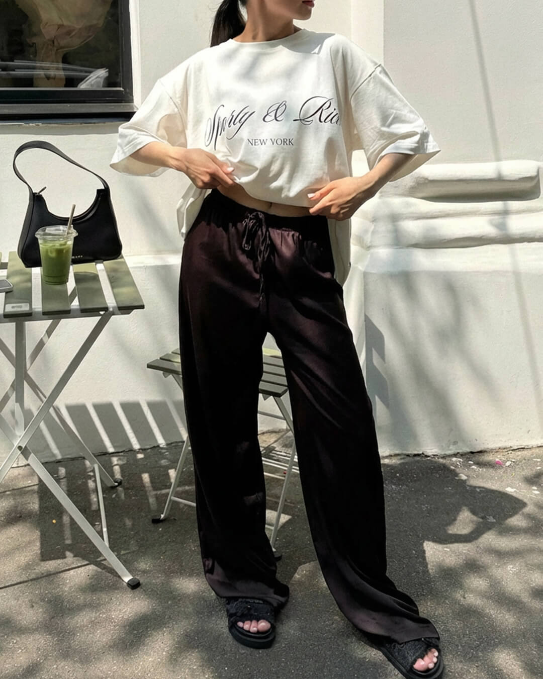 Pantaloni Norma in raso a vita alta e gamba larga