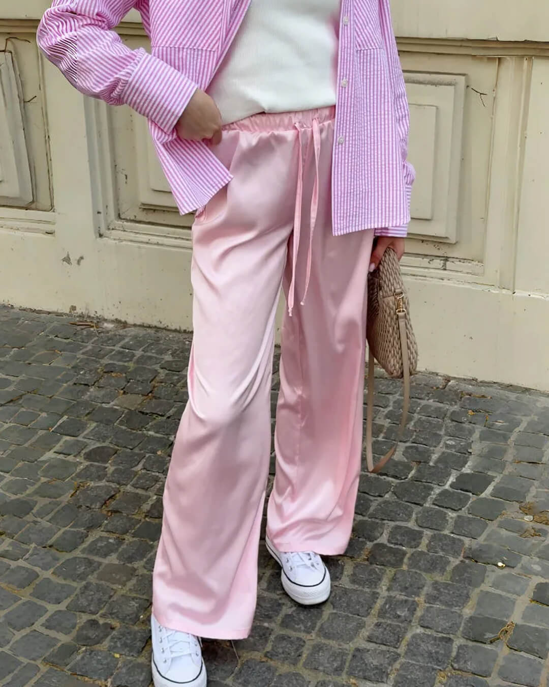 Pantaloni Norma in raso a vita alta e gamba larga