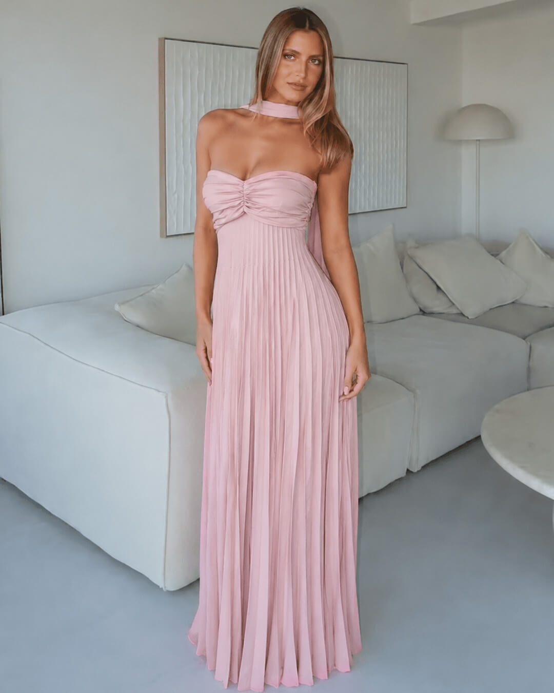 Abito lungo in mesh con foulard Olivia