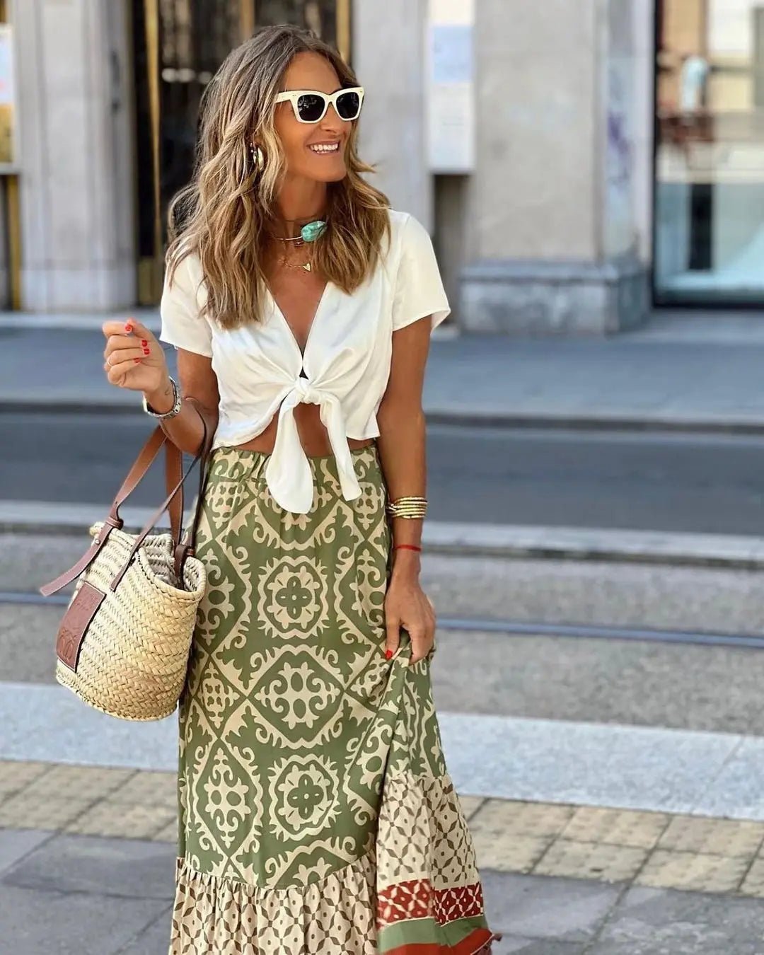 Gonna midi svasata Rhea in stile bohémien con stampa