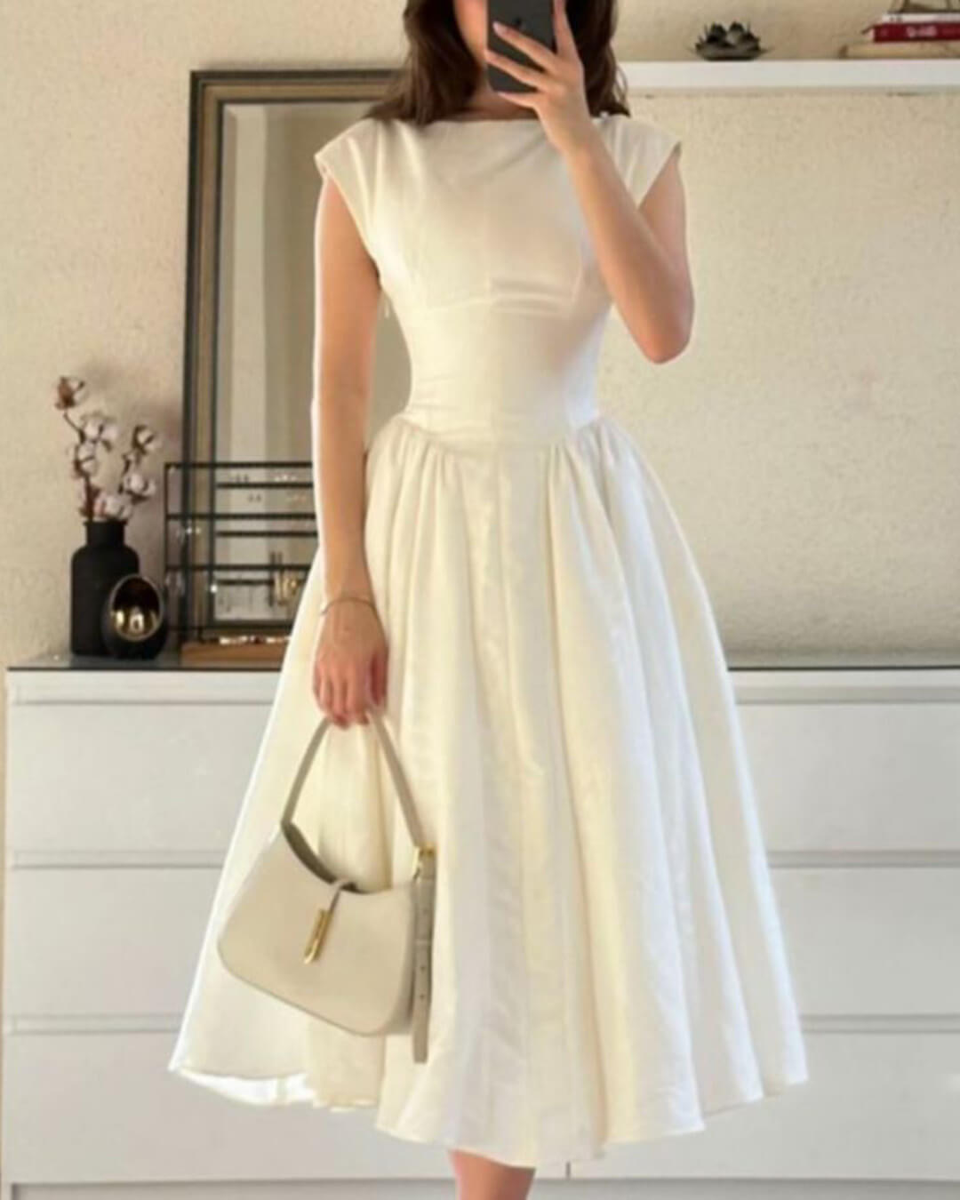 Abito midi senza maniche con cut-out Rosalind