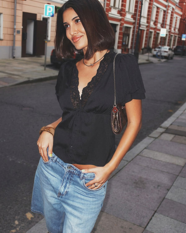 Top Rosette in pizzo a maniche corte con scollo a V