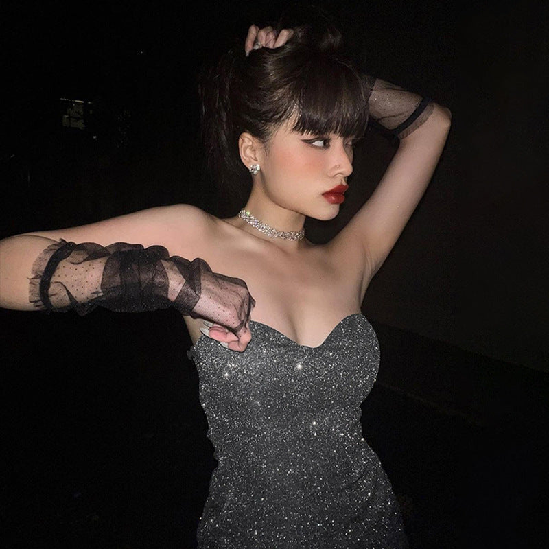 Abito corto glitterato e arricciato Nika