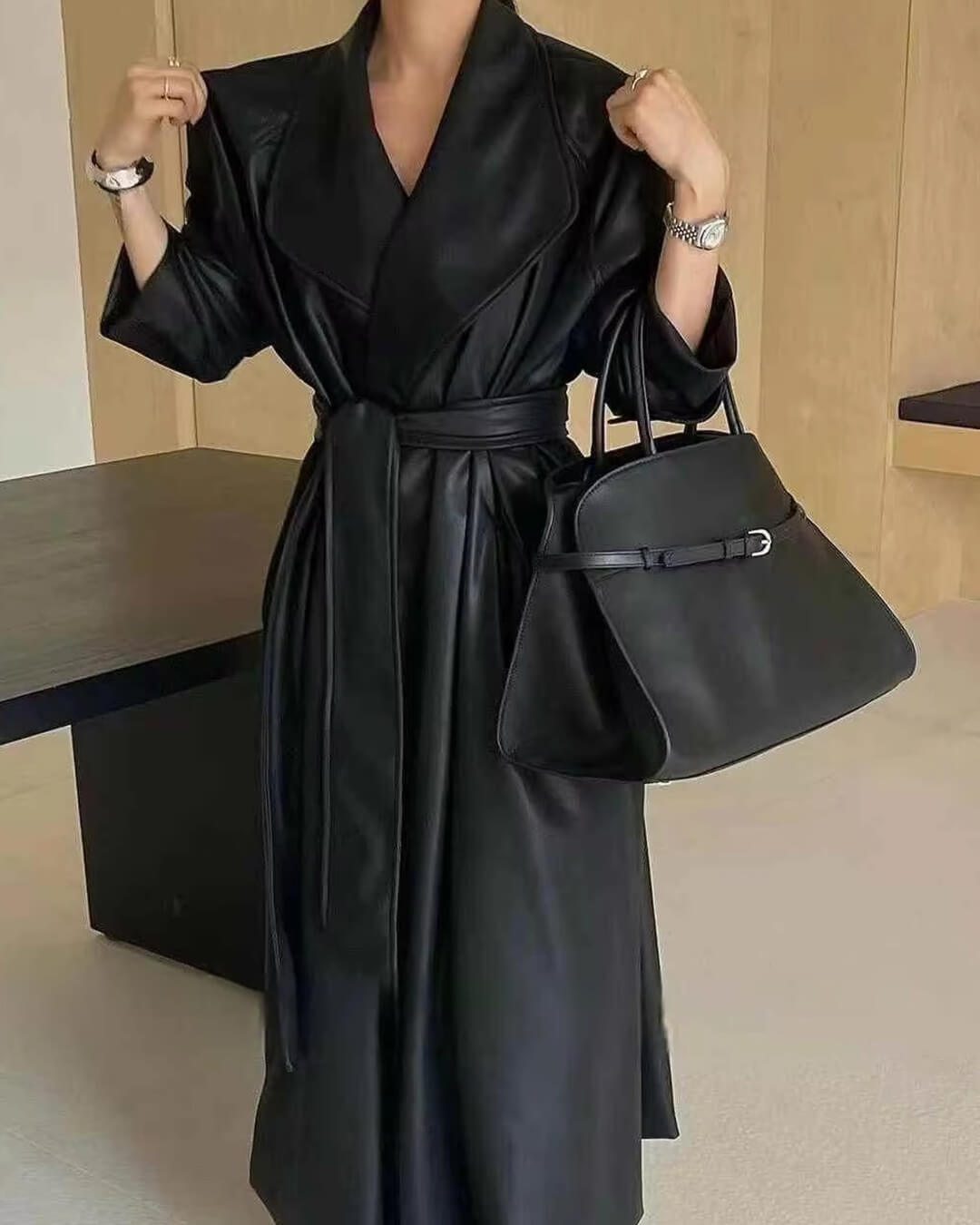 Shiela Trench lungo in ecopelle