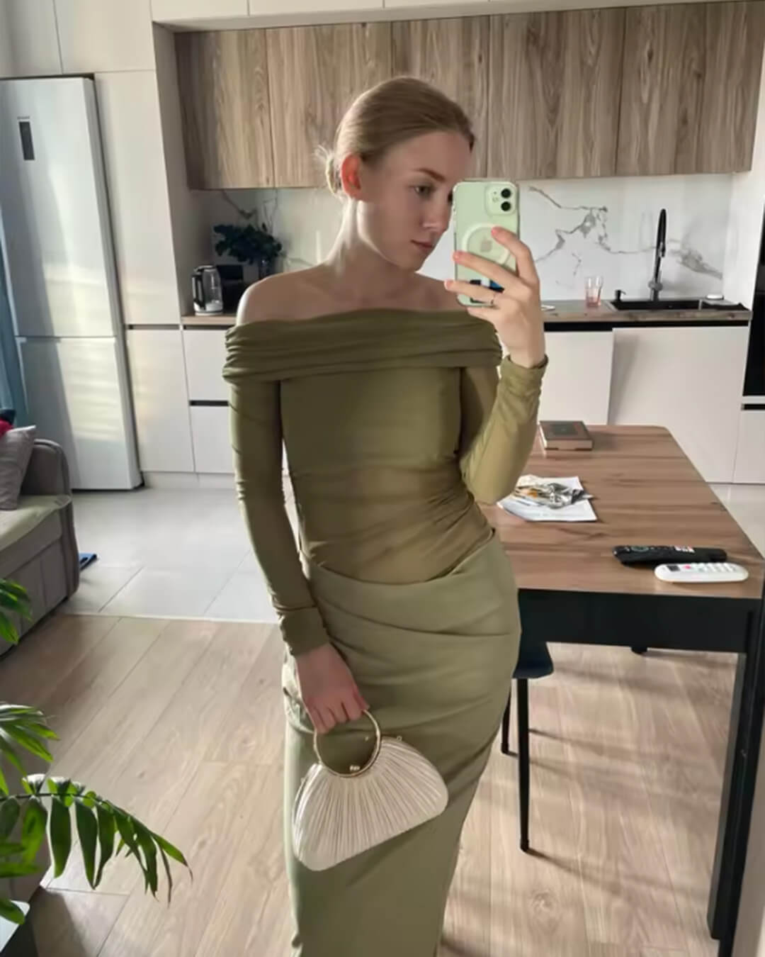 Abito lungo in mesh arricciato Shiela