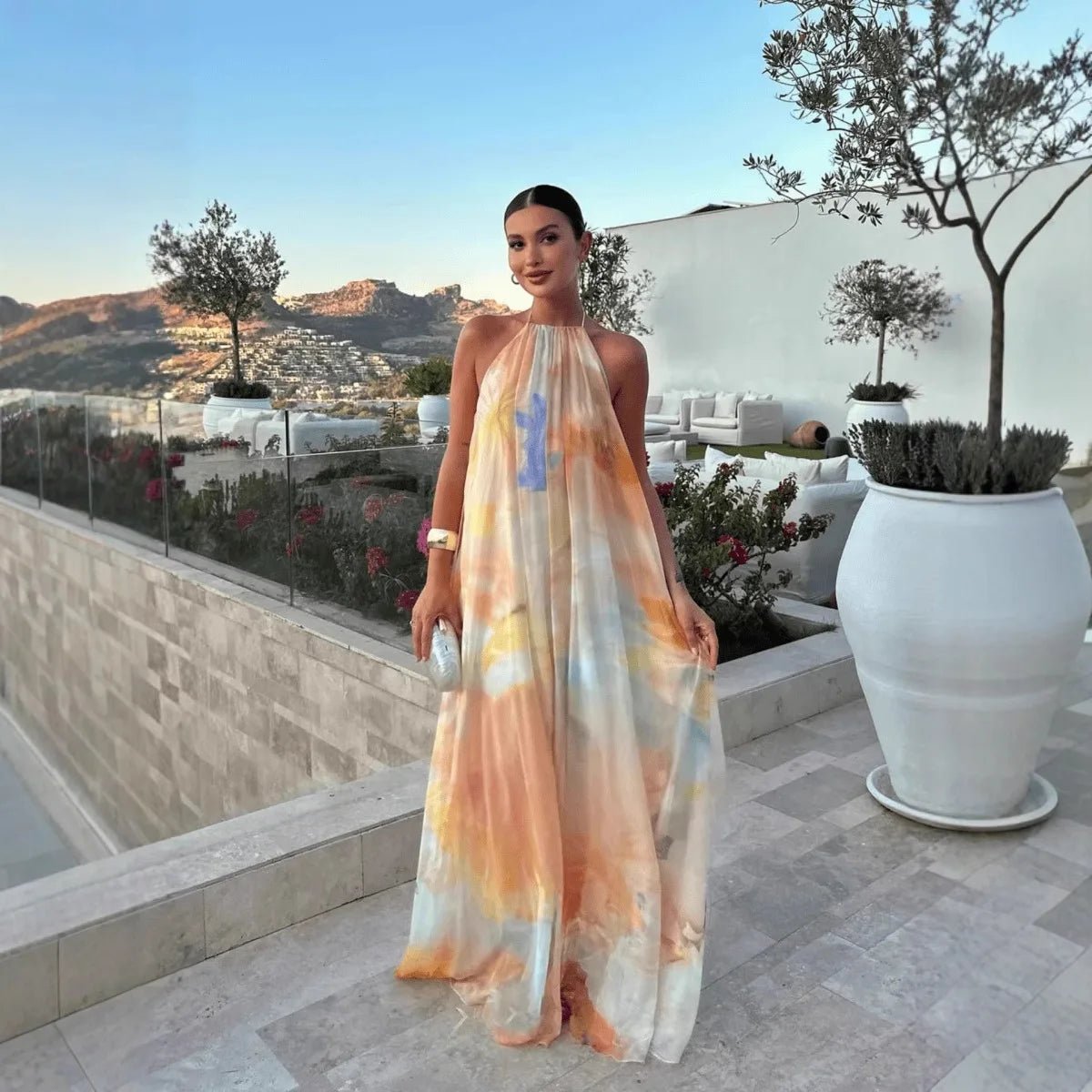 Maxi abito Sophia con scollo allacciato al collo e stringatura