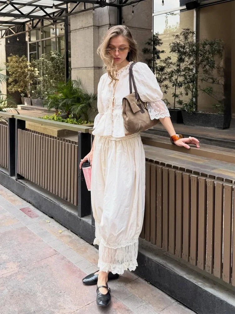 Tailleur in pizzo a lanterna Sophia