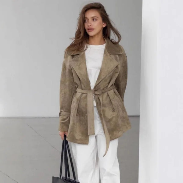 Cappotto in camoscio con scollo a V e maniche lunghe