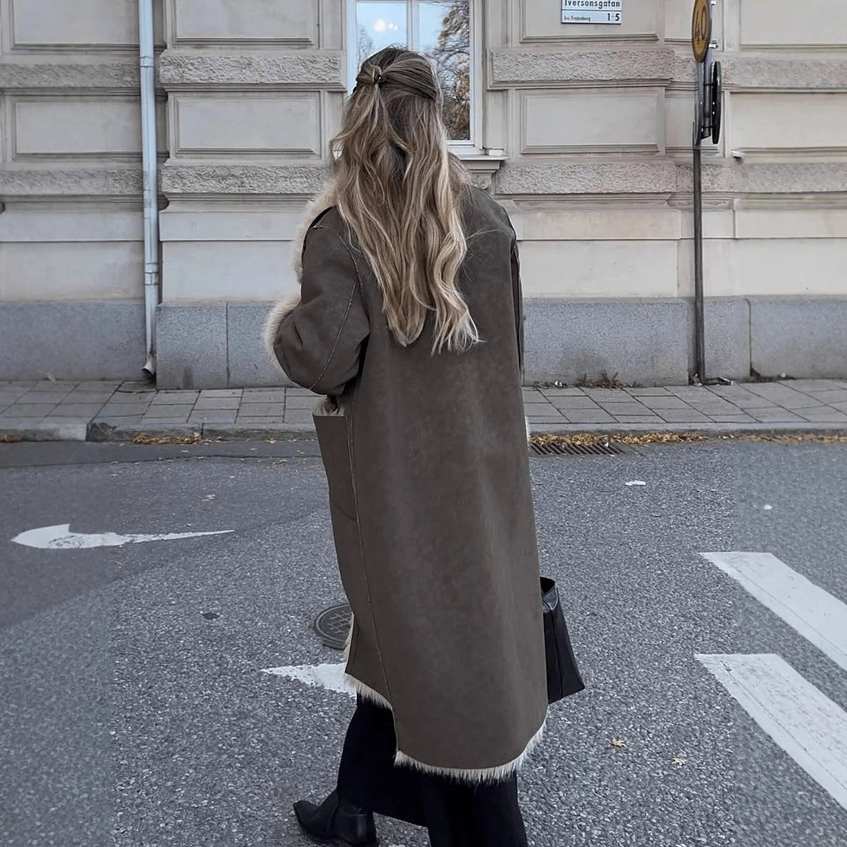 Cappotto lungo in ecopelle scamosciata ed ecopelliccia Sydney