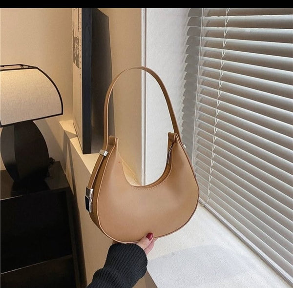 Borsa a spalla in pelle Tyla