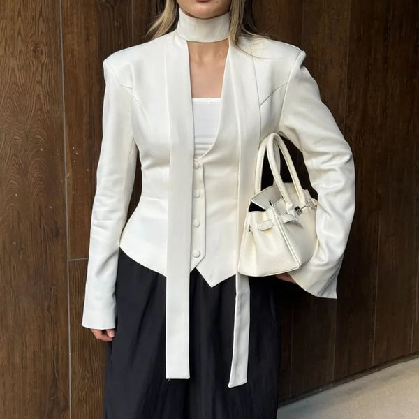 Blazer con fiocco e scollo a V