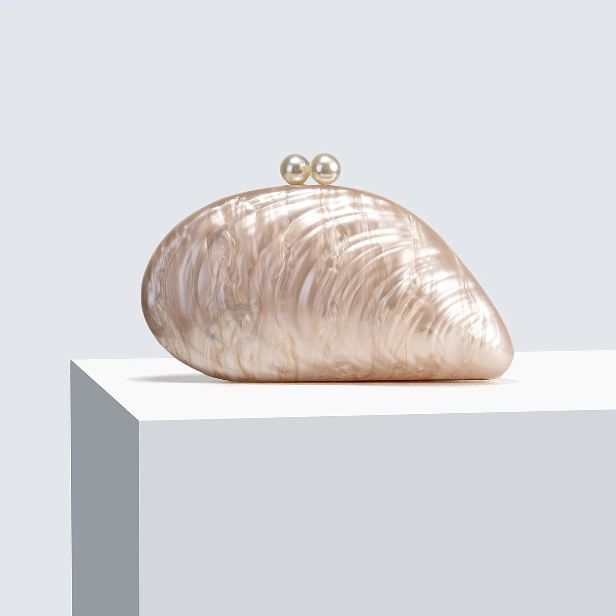 Borsa pochette a forma di conchiglia Valentina