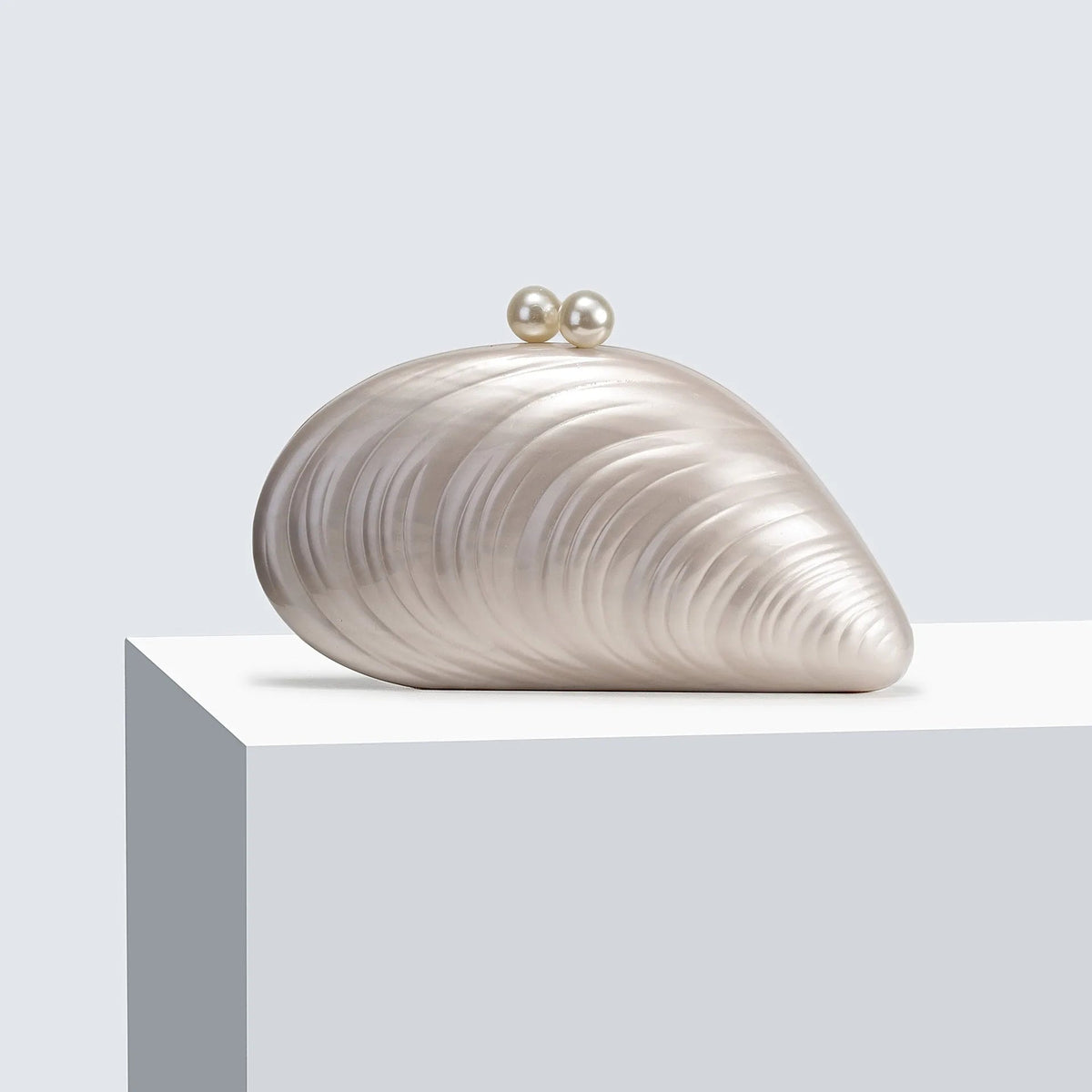 Borsa pochette a forma di conchiglia Valentina