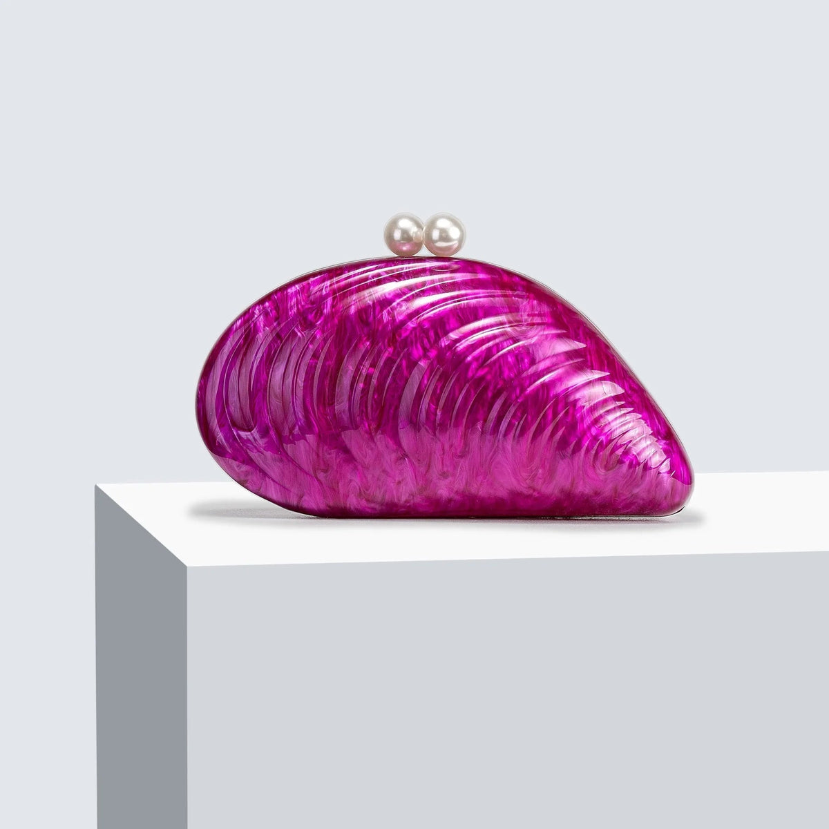 Borsa pochette a forma di conchiglia Valentina