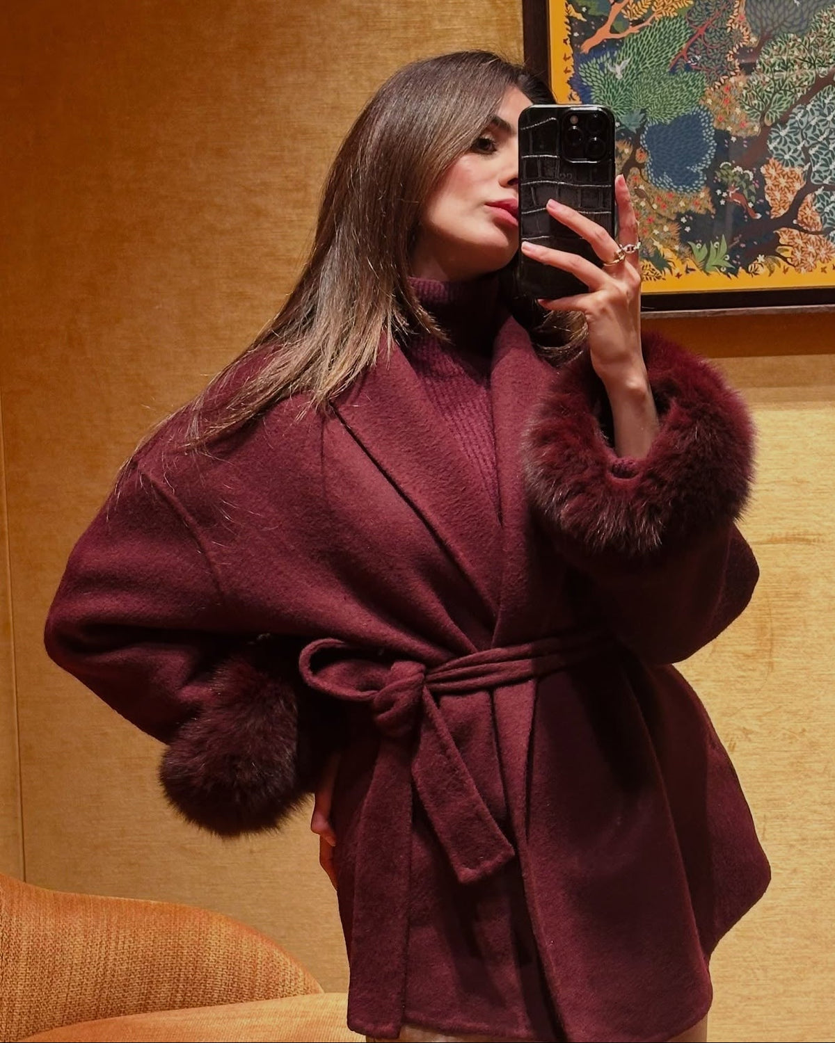 Cappotto avvolgente in lana con polsini in pelliccia di volpe