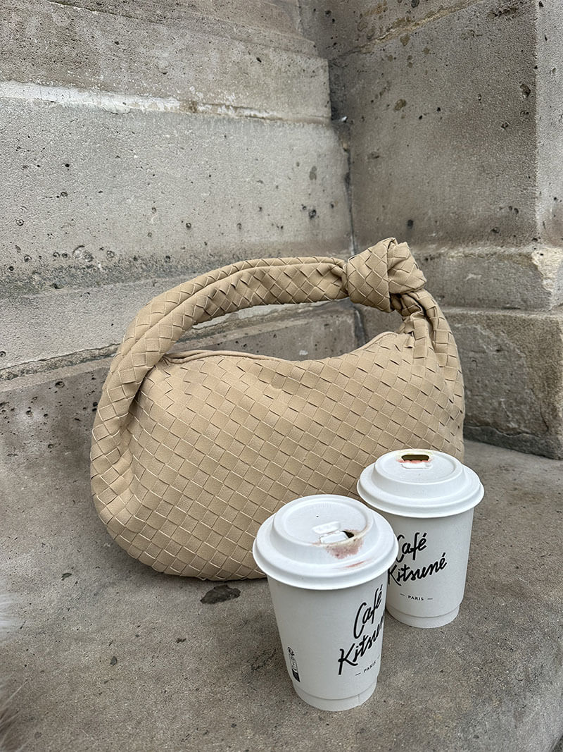 Borsa intrecciata media in camoscio