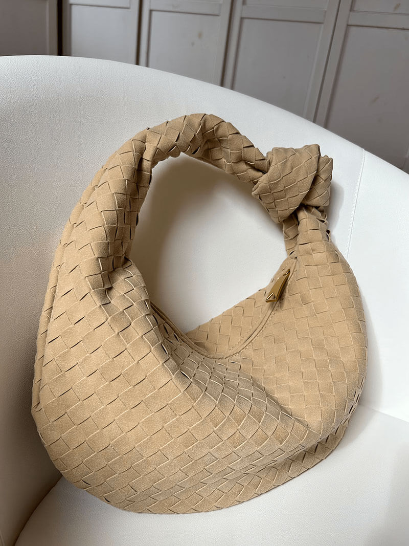 Borsa intrecciata media in camoscio