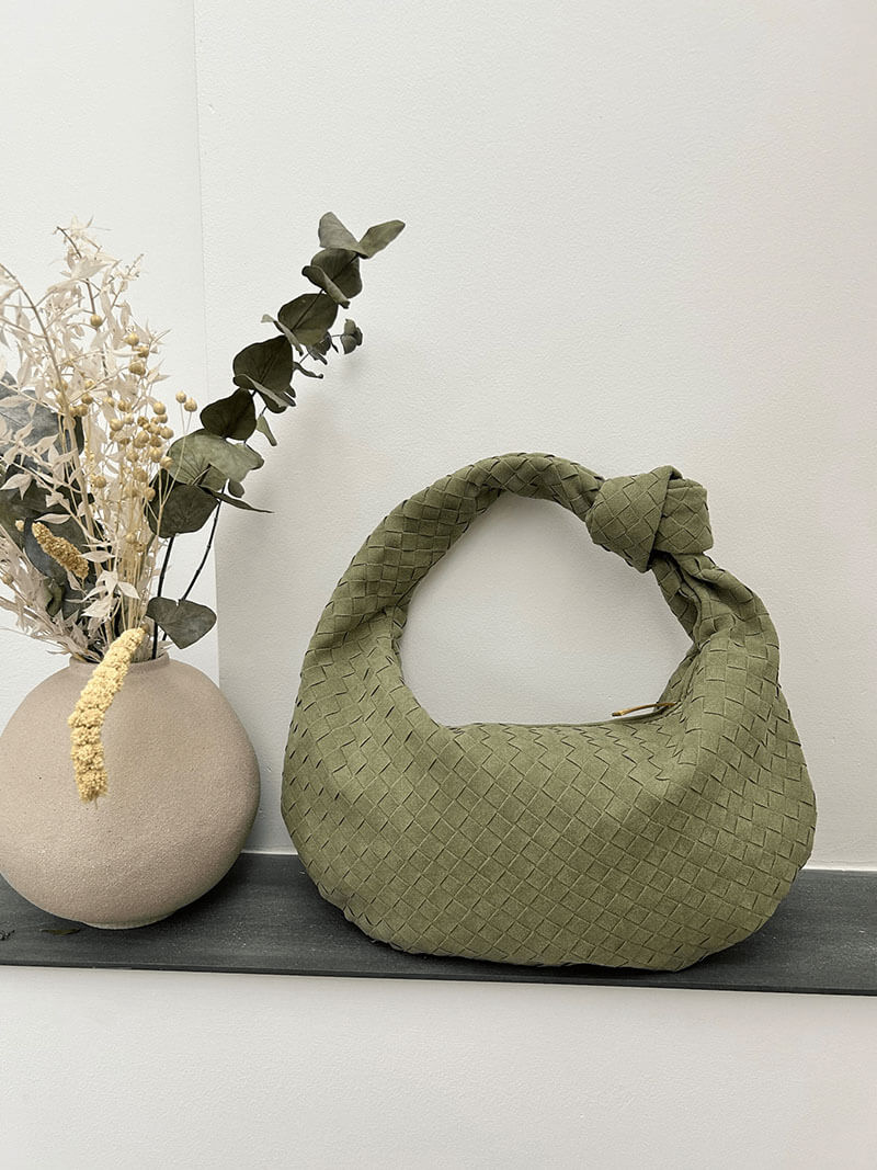 Borsa intrecciata media in camoscio