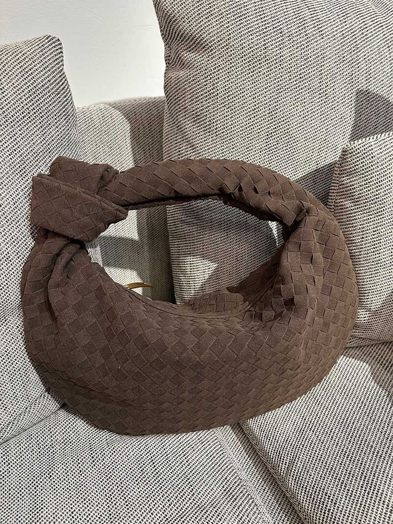 Borsa intrecciata media in camoscio