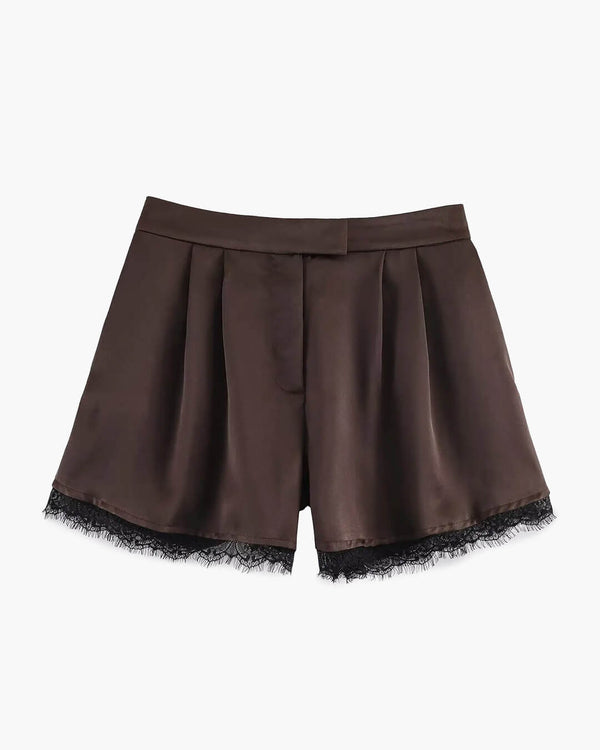Mini shorts satinati Xylia con bordo in pizzo