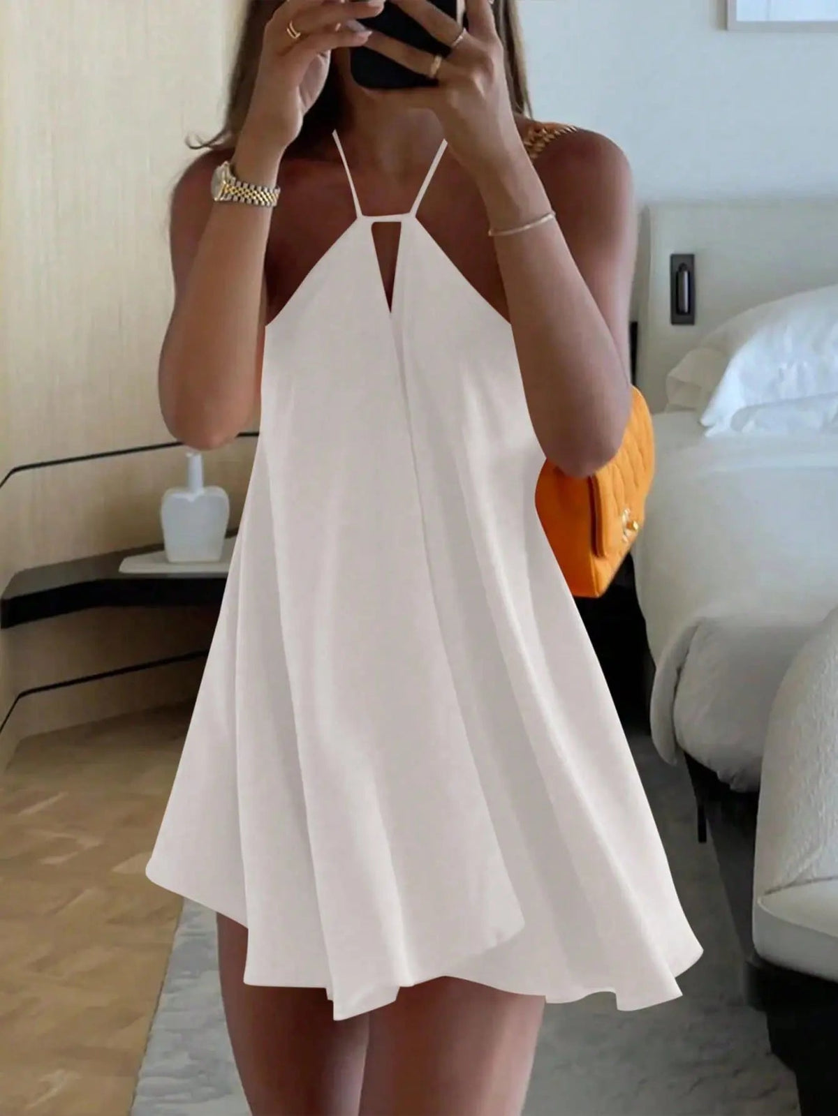 Abito estivo con spalle scoperte e cut-out Zinnia