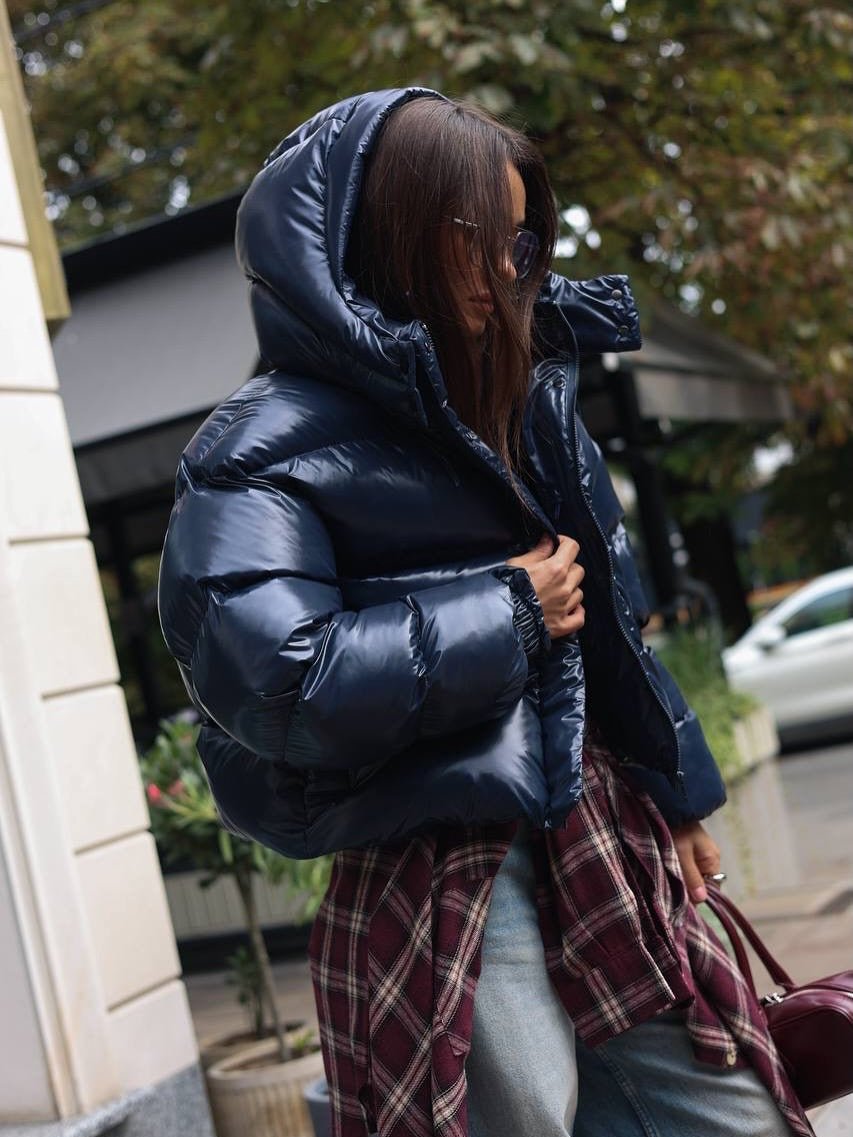 Mette Glossy Hooded Puffer Jacket in navy – styled look