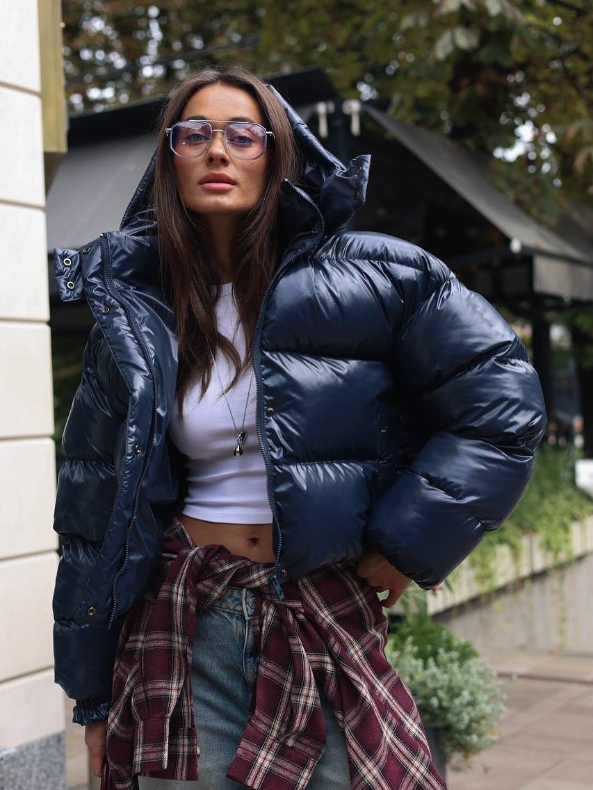 Mette Glossy Hooded Puffer Jacket in navy – styled look
